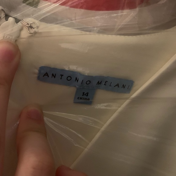 White dress - Picture 2 of 2